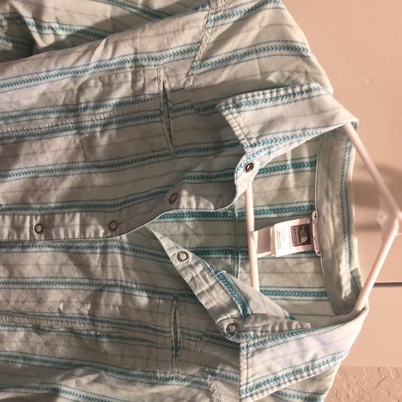 North Face long sleeved button down - Picture 5 of 5